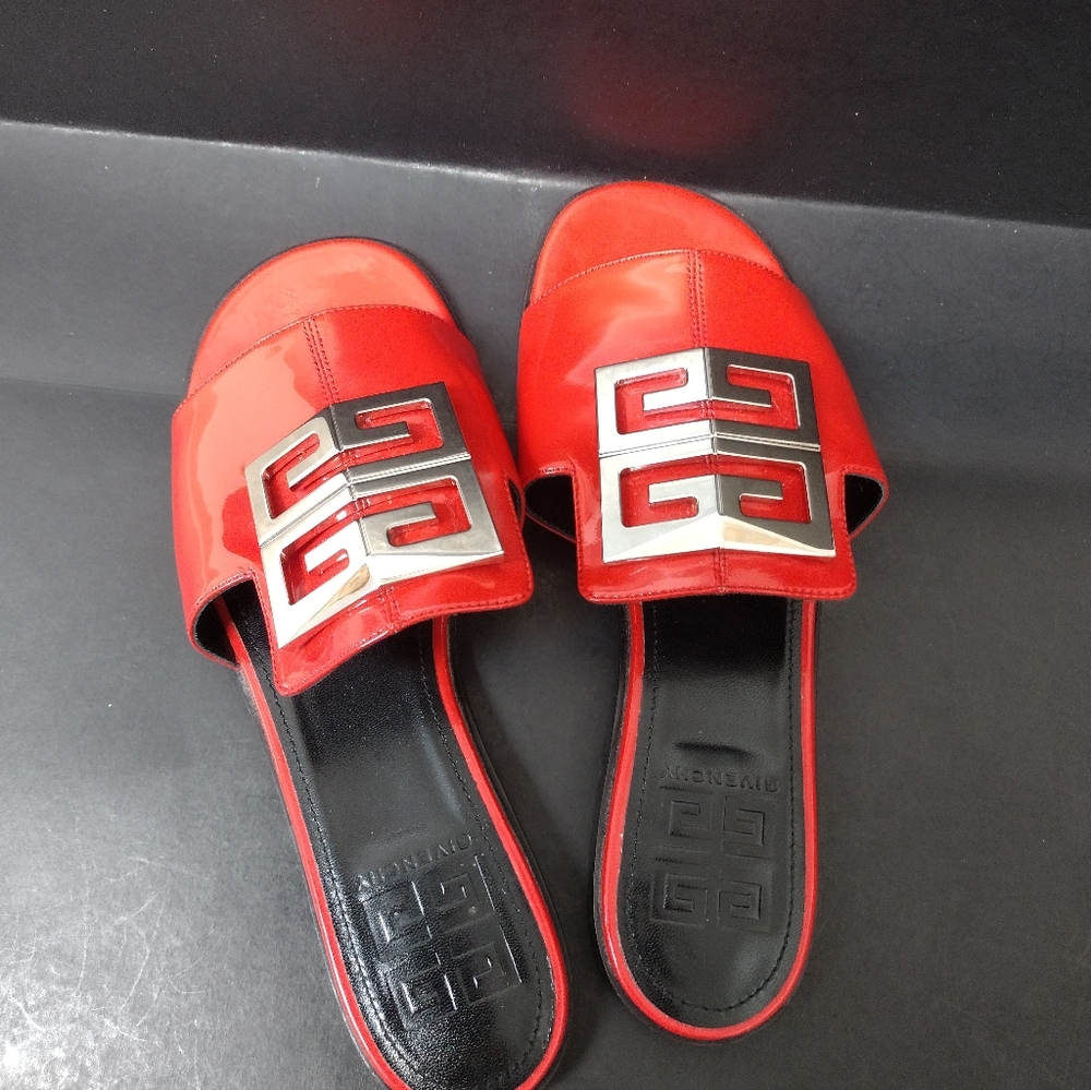 -GIVENCHY- 4G LOGO PATENT LEATHER FLAT MULES SIZE :7.5 (38 ) - Picture 5 of 11